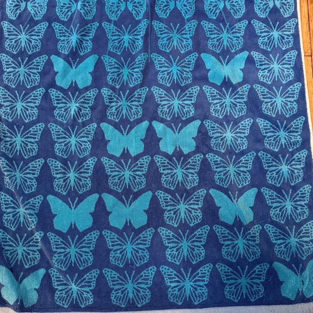 Vintage vibrant blue